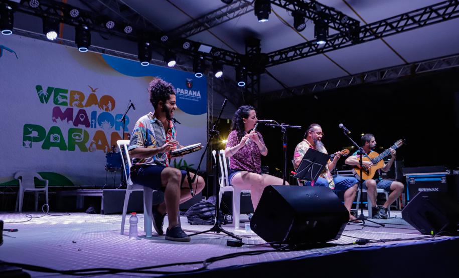 Após chuvas, shows dos palcos Sunset voltam a animar praias do Litoral