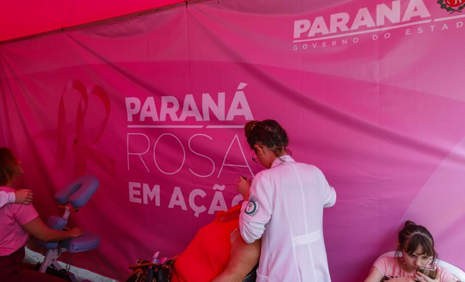 Maringá, 21 de outubro de 2023 - Paraná Rosa em Ação em Maringá.