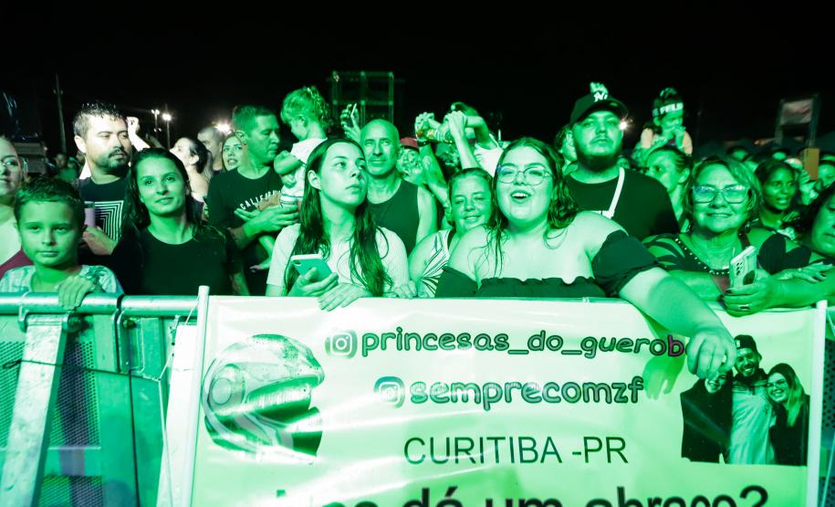 Zezé Di Camargo e Luciano e Zé Felipe reuniram 101 mil pessoas na despedida do Verão Maior