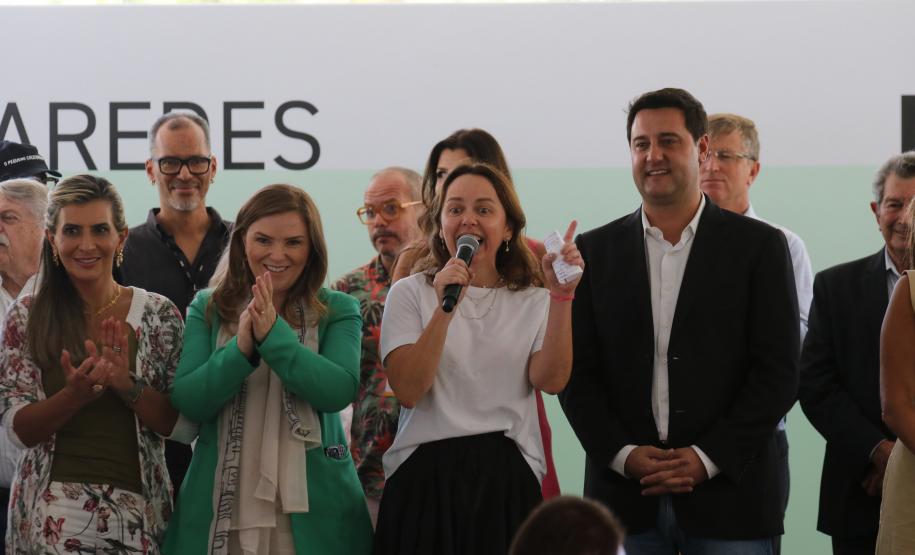 MON para criançada: governador inaugura mostra interativa com obras de arte no Parcão