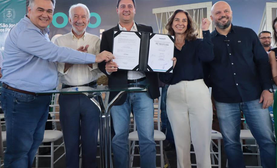 O governador Carlos Massa Ratinho Junior anuncia nesta quarta-feira (13) a liberação de R$ 60 milhões e o lançamento da pedra fundamental para a construção do novo hospital municipal de São José dos Pinhais, na Região Metropolitana de Curitiba.