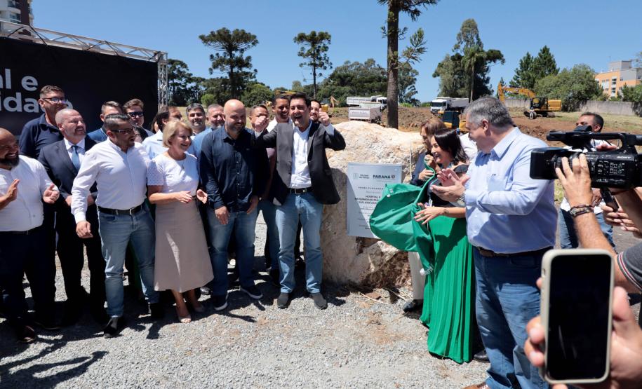 O governador Carlos Massa Ratinho Junior anuncia nesta quarta-feira (13) a liberação de R$ 60 milhões e o lançamento da pedra fundamental para a construção do novo hospital municipal de São José dos Pinhais, na Região Metropolitana de Curitiba.