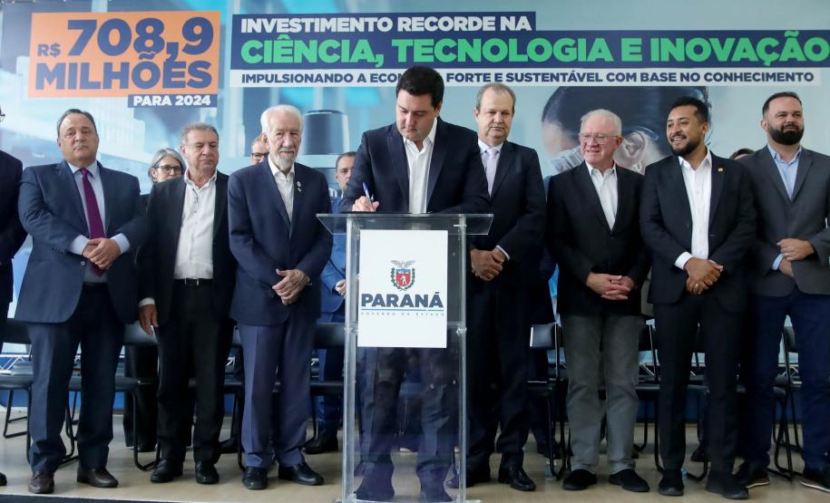 Governo libera R$ 212 milhões para obras em universidades estaduais e bolsas de estudo