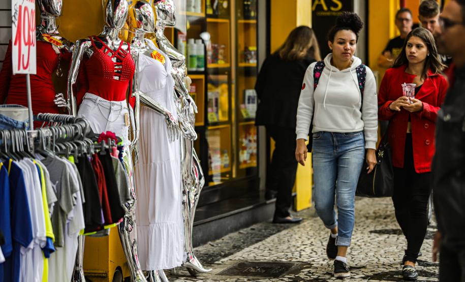 Vendas do comércio varejista crescem 4% no Paraná em janeiro, acima da média nacional