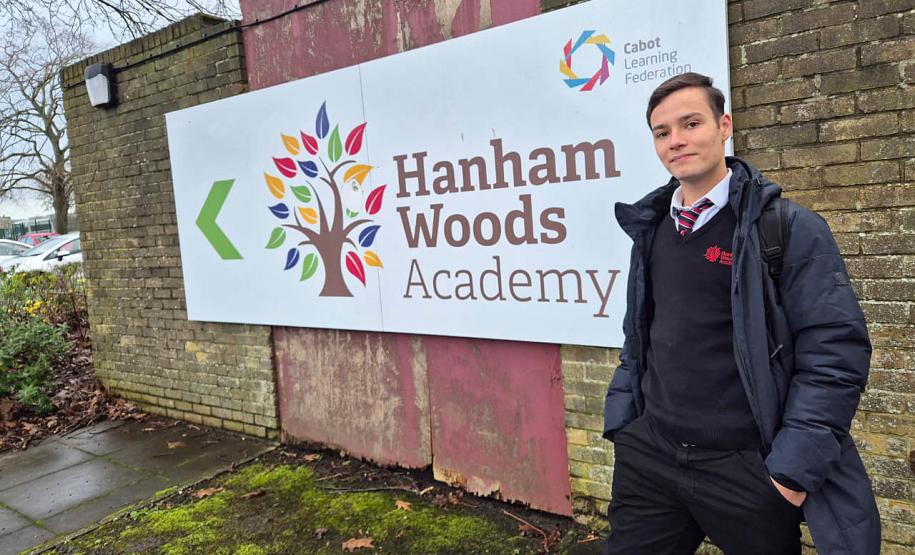 Davi Barbosa Rickli Pereira, 15 anos, estudante da cidade de Reserva que está em intercâmbio pelo programa Ganhando o Mundo da Secretaria de Estado da Educação na Inglaterra.