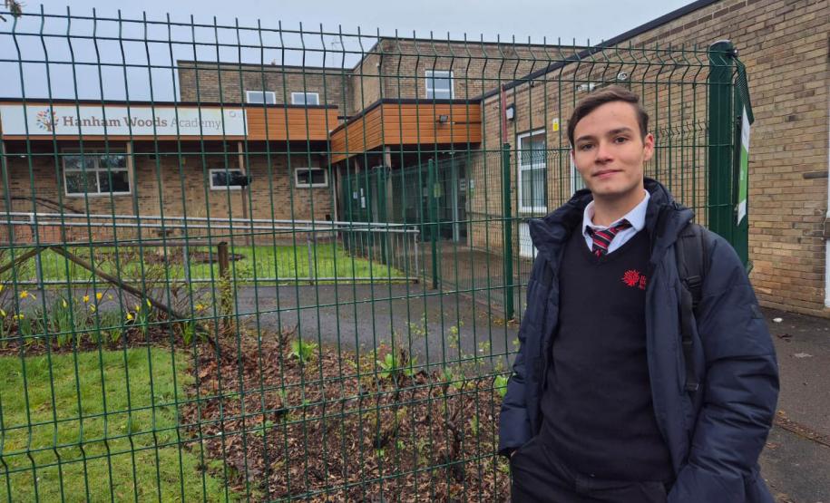 Davi Barbosa Rickli Pereira, 15 anos, estudante da cidade de Reserva que está em intercâmbio pelo programa Ganhando o Mundo da Secretaria de Estado da Educação na Inglaterra.