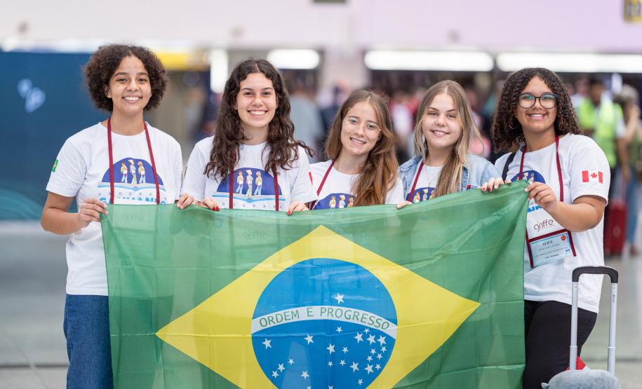 Mulheres do futuro: Ganhando o Mundo já deu oportunidade a 781 meninas da rede estadual - Meninas representam 62% do total de participantes do Ganhando o Mundo