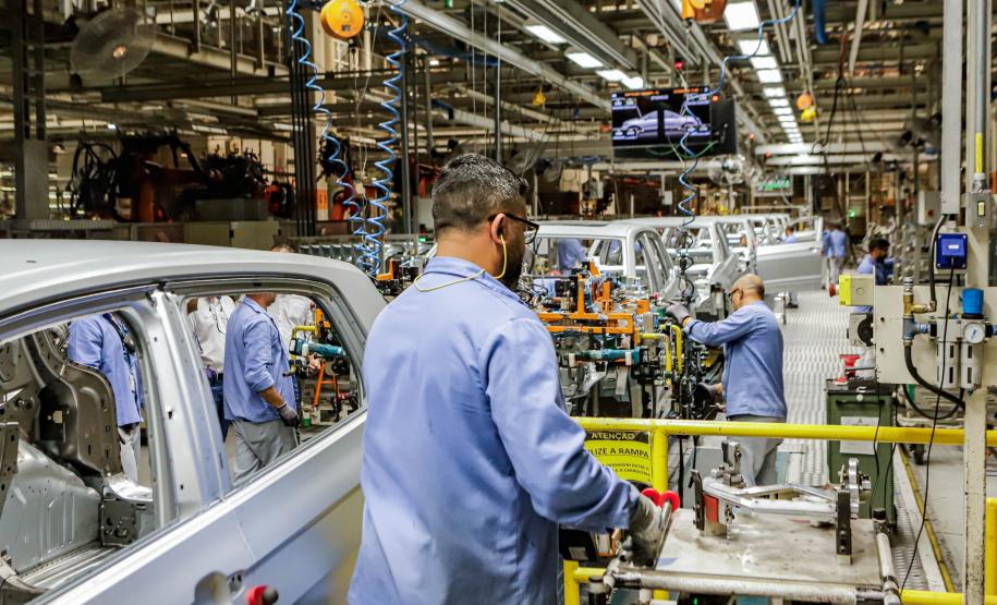 PIB do Paraná cresce o dobro da média nacional em 2023, com alta de 5,8%