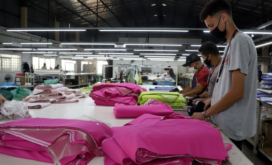 Com aumento de 3,26%, salário médio do Paraná foi o que mais cresceu na região Sul em 2023