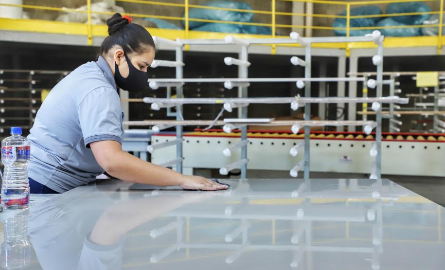 Indústria paranaense cresce 1,9% em janeiro, na contramão da média brasileira e do Sul