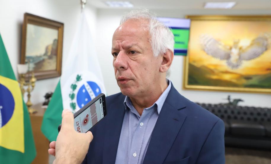 O governador Carlos Massa Ratinho Junior e o diretor presidente da Paranaprevidência, Felipe Vidigal, assinaram o termo de concessão da Certificação Institucional do nível III do programa federal nesta terça-feira (12).