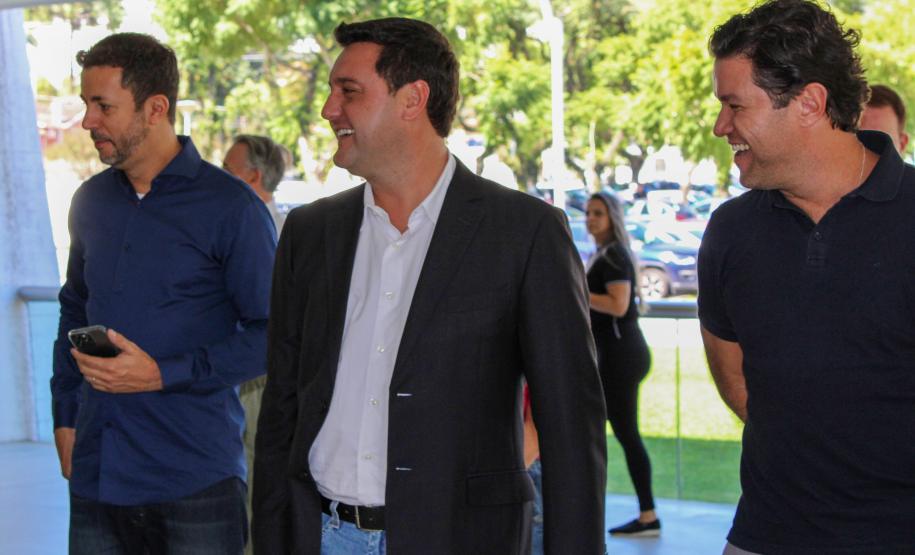 MON para criançada: governador inaugura mostra interativa com obras de arte no Parcão