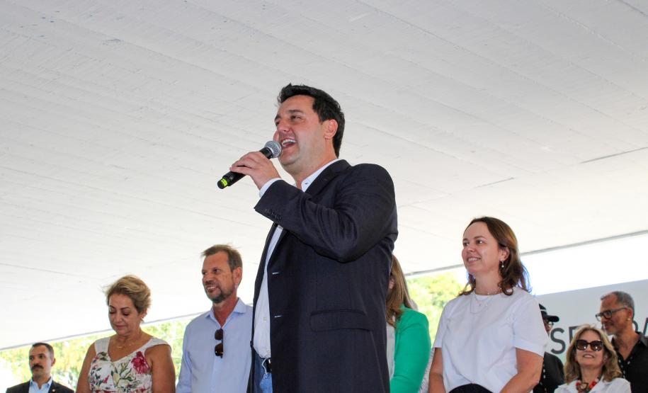 MON para criançada: governador inaugura mostra interativa com obras de arte no Parcão