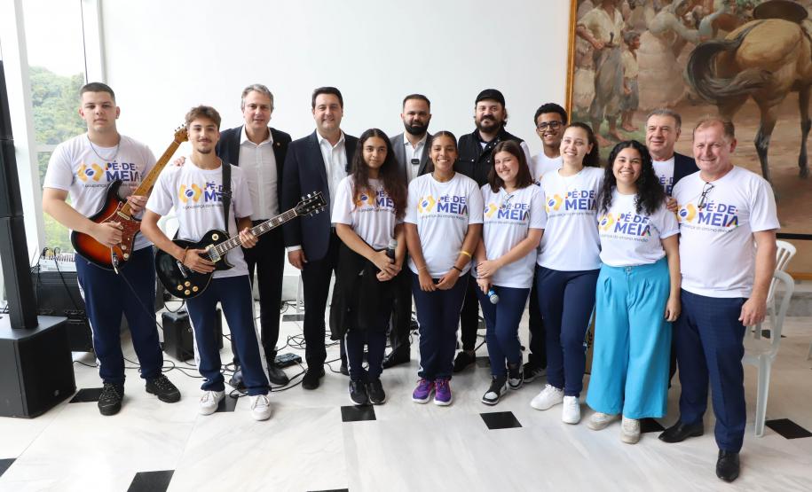 Com 89 mil estudantes do ensino médio elegíveis, Paraná adere ao programa Pé-de-Meia