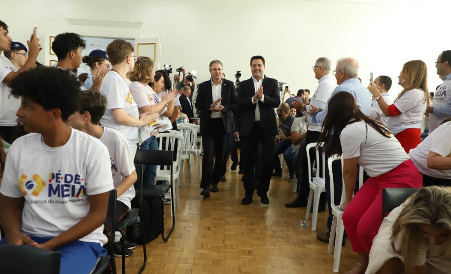 Com 89 mil estudantes do ensino médio elegíveis, Paraná adere ao programa Pé-de-Meia