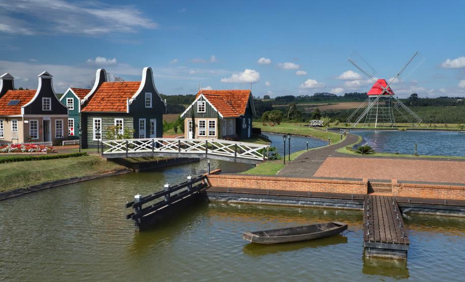 Novo boletim da Secretaria do Turismo mostra crescimento do setor no Paraná em 2023 - Parque histórico em Carambeí.