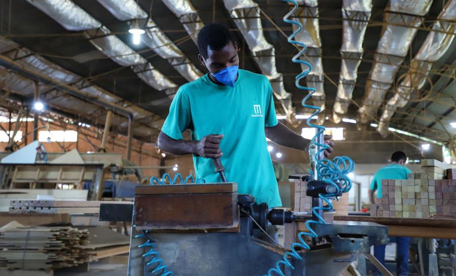 Com aumento de 3,26%, salário médio do Paraná foi o que mais cresceu na região Sul em 2023