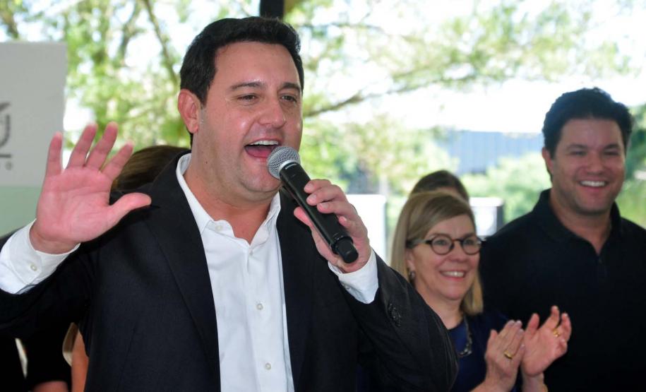 MON para criançada: governador inaugura mostra interativa com obras de arte no Parcão