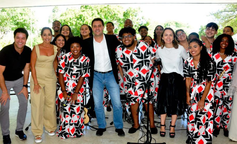 MON para criançada: governador inaugura mostra interativa com obras de arte no Parcão