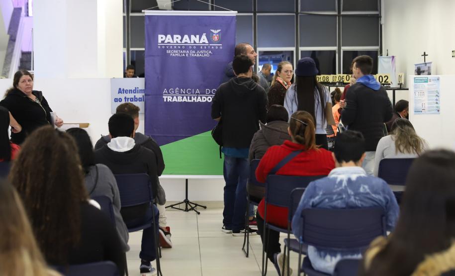 Mês começa com 19,3 mil vagas com carteira assinada ofertadas nas Agências do Trabalhador
