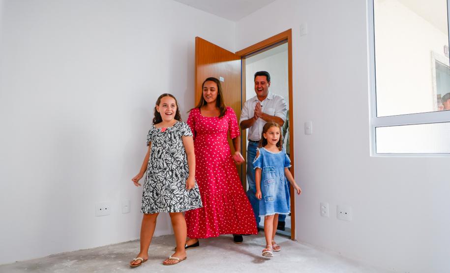 O governador Carlos Massa Ratinho Junior participou nesta quarta-feira (24) da inauguração do Residencial Laguna di Valência em Londrina, no Norte.