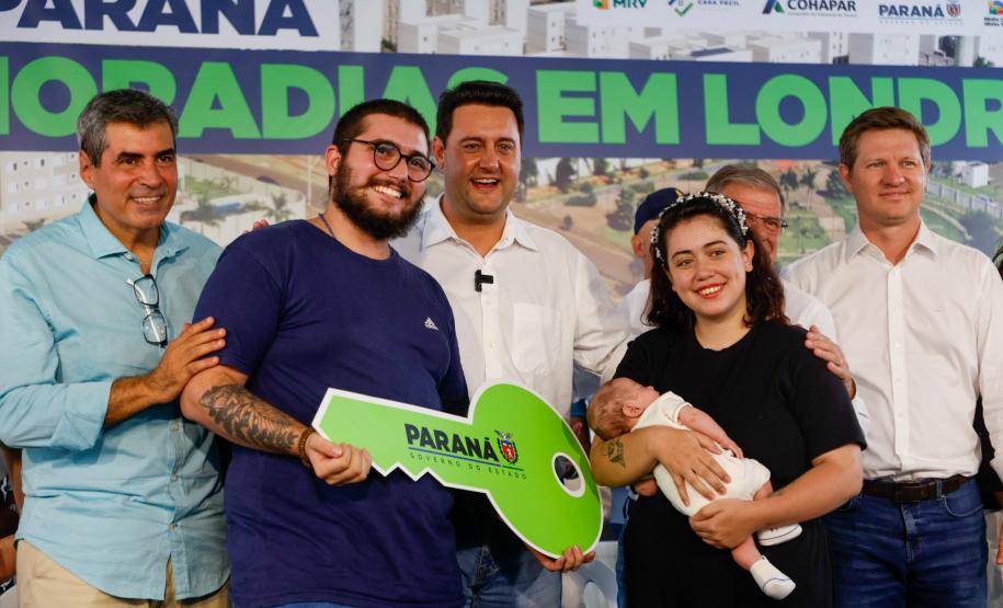 O governador Carlos Massa Ratinho Junior participou nesta quarta-feira (24) da inauguração do Residencial Laguna di Valência em Londrina, no Norte.