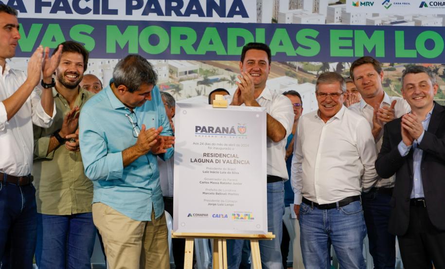 O governador Carlos Massa Ratinho Junior participou nesta quarta-feira (24) da inauguração do Residencial Laguna di Valência em Londrina, no Norte.