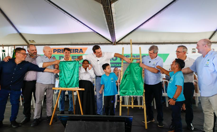 O governador Carlos Massa Ratinho Junior inaugura a Escola de Educação Especial de Nova Laranjeiras, na região Centro-Sul do Paraná.