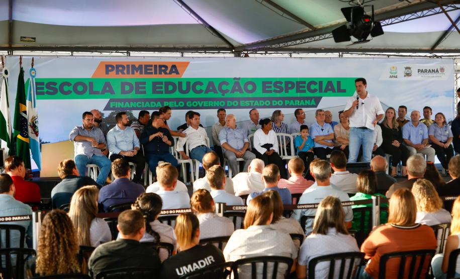 O governador Carlos Massa Ratinho Junior inaugura a Escola de Educação Especial de Nova Laranjeiras, na região Centro-Sul do Paraná.