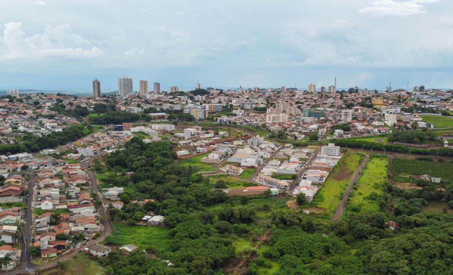 Campo Mourão, 22 de setembro de 2023 - Drone da cidade de Campo Mourão, localizada na região centro-ocidental do Paraná.