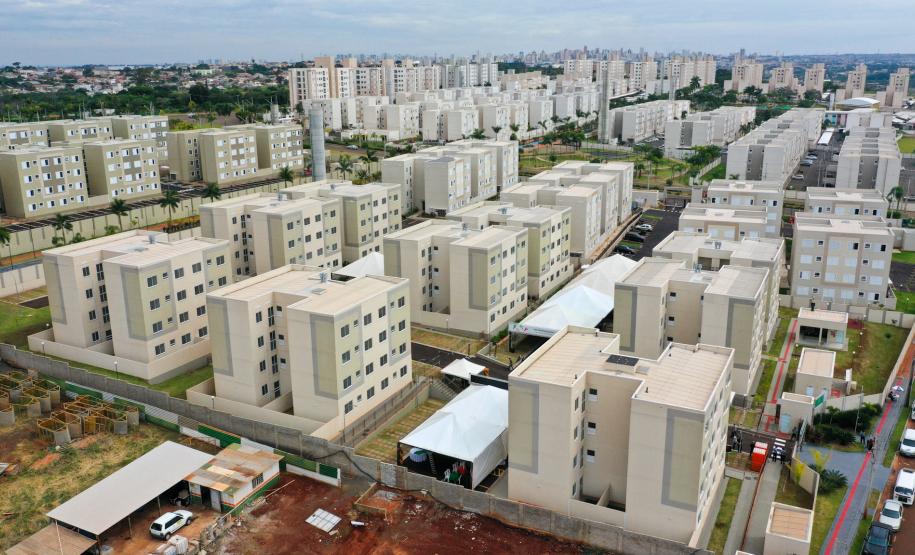 O governador Carlos Massa Ratinho Junior participou nesta quarta-feira (24) da inauguração do Residencial Laguna di Valência em Londrina, no Norte.