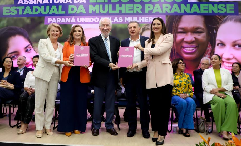 Vice Governador Darci Piana participa do lançamento do código estadual da mulher paranaense.