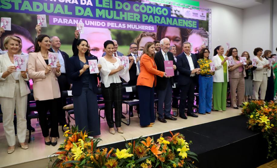 Vice Governador Darci Piana participa do lançamento do código estadual da mulher paranaense.