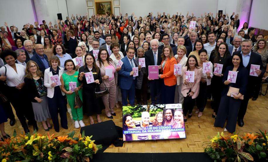 Vice Governador Darci Piana participa do lançamento do código estadual da mulher paranaense.