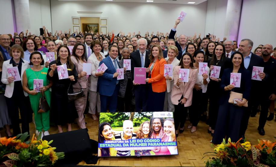 Vice Governador Darci Piana participa do lançamento do código estadual da mulher paranaense.