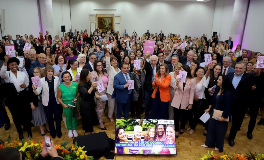 Vice Governador Darci Piana participa do lançamento do código estadual da mulher paranaense.