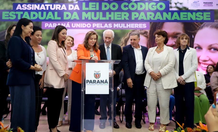 Vice Governador Darci Piana participa do lançamento do código estadual da mulher paranaense.