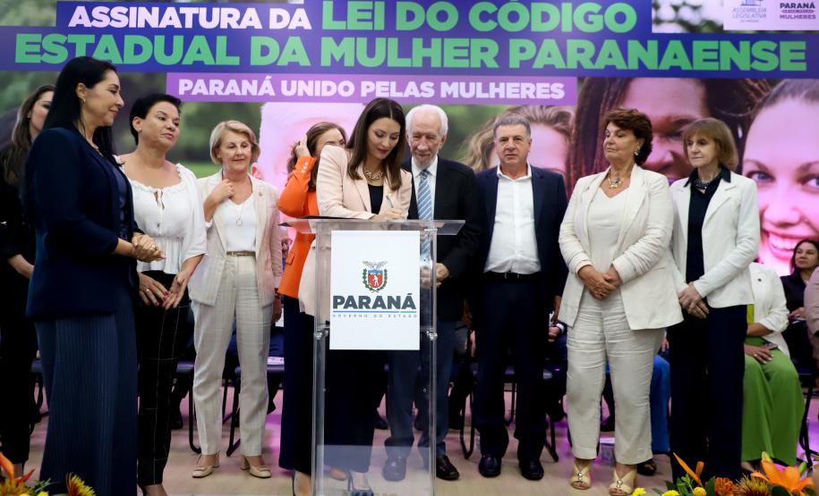 Vice Governador Darci Piana participa do lançamento do código estadual da mulher paranaense.