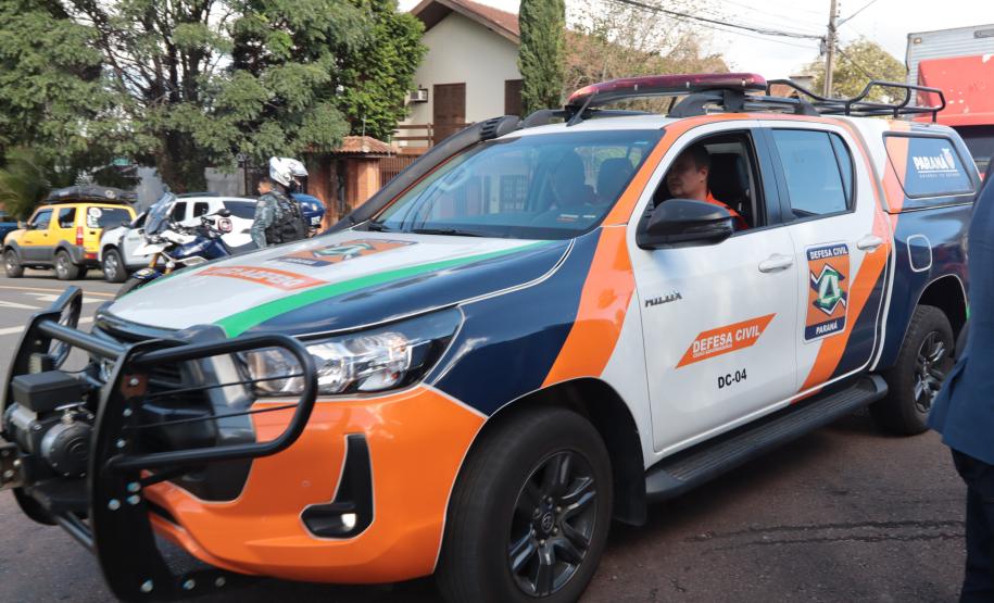 Governador em exercício Darci Piana acompanha a saída dos caminhões que levam as doações para o Rio Grande do Sul.