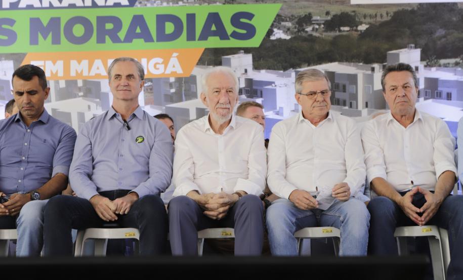 O governador em exercício Darci Piana participou nesta sexta-feira (10) da inauguração do Residencial Maragogi, em Maringá. O empreendimento da P3 Engenharia conta com 200 apartamentos, dos quais 138 contaram com aportes do Governo do Estado para subsídio do valor de entrada às famílias compradoras por meio do programa Casa Fácil Paraná