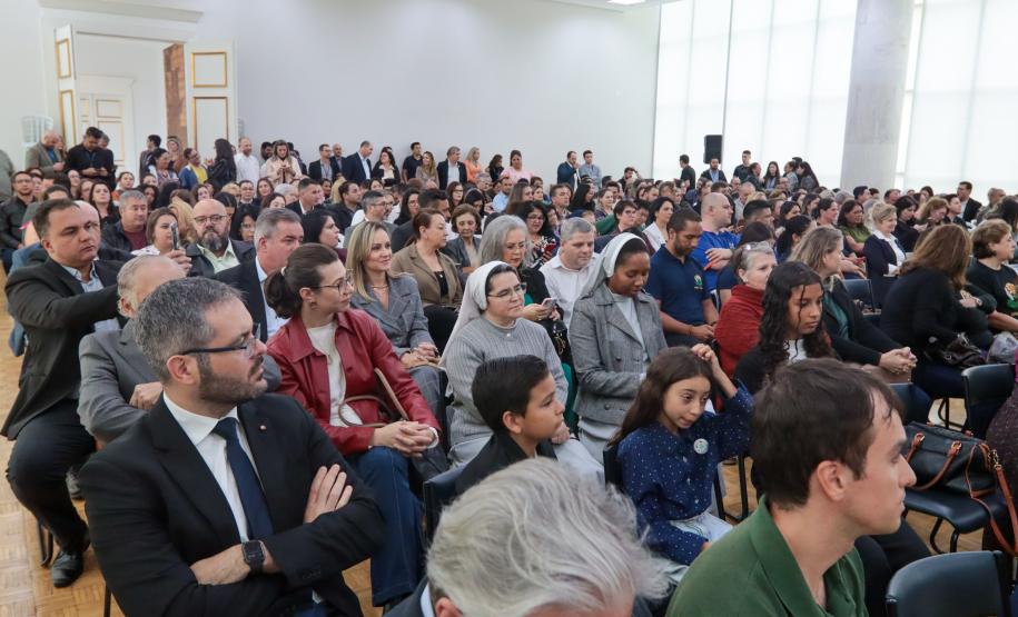 O governador em exercício Darci Piana assina nesta terca-feira (14), repasse de R$ 20.588.583,90 do Fundo Estadual para Infância e Adolescência - FIA/PR para 259 Organizações da Sociedade Civil.