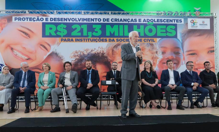 O governador em exercício Darci Piana assina nesta terca-feira (14), repasse de R$ 20.588.583,90 do Fundo Estadual para Infância e Adolescência - FIA/PR para 259 Organizações da Sociedade Civil.
