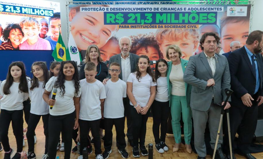 O governador em exercício Darci Piana assina nesta terca-feira (14), repasse de R$ 20.588.583,90 do Fundo Estadual para Infância e Adolescência - FIA/PR para 259 Organizações da Sociedade Civil.