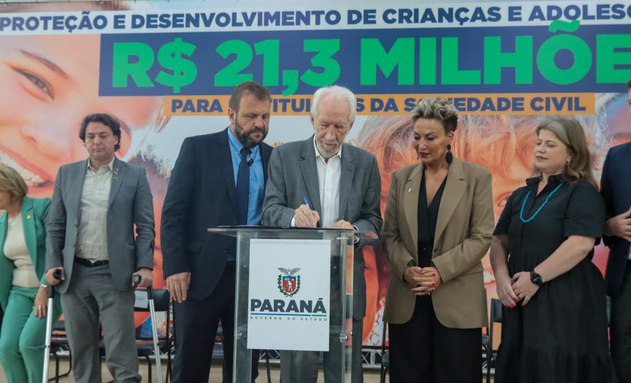 O governador em exercício Darci Piana assina nesta terca-feira (14), repasse de R$ 20.588.583,90 do Fundo Estadual para Infância e Adolescência - FIA/PR para 259 Organizações da Sociedade Civil.