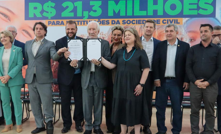 O governador em exercício Darci Piana assina nesta terca-feira (14), repasse de R$ 20.588.583,90 do Fundo Estadual para Infância e Adolescência - FIA/PR para 259 Organizações da Sociedade Civil.