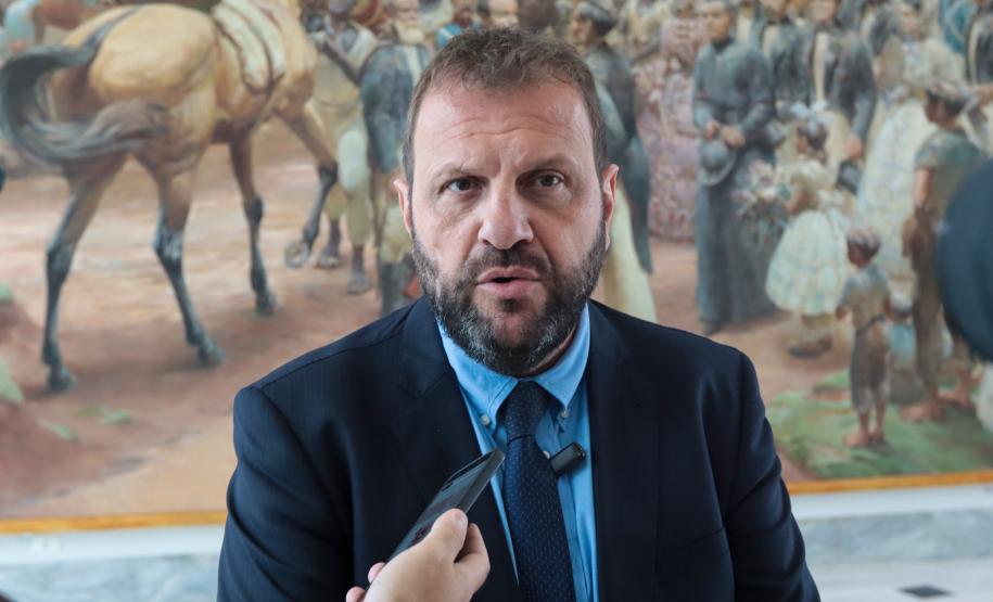 O governador em exercício Darci Piana assina nesta terca-feira (14), repasse de R$ 20.588.583,90 do Fundo Estadual para Infância e Adolescência - FIA/PR para 259 Organizações da Sociedade Civil.