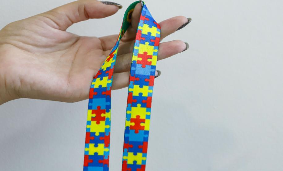 Curitiba, 02 de abril de 2024 - Cordão para utilização de autistas.