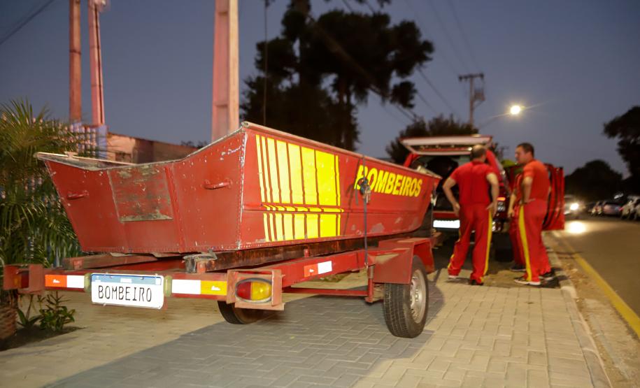 Atendendo a determinação do governador Carlos Massa Ratinho Junior, o Estado enviou nesta quarta-feira (1º) uma equipe do Corpo de Bombeiros Militar do Paraná (CBMPR) para auxiliar o Rio Grande do Sul em meio à calamidade causada pelas chuvas