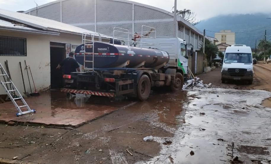 Mais 30 caminhões-pipa do IAT vão se juntar ao comboio de apoio às vítimas das chuvas no RS