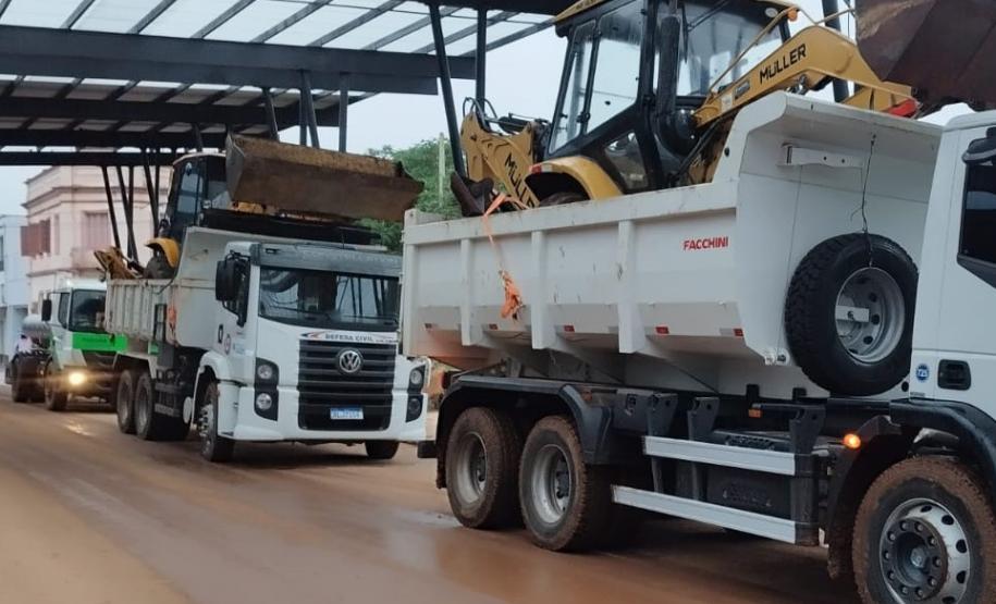 Mais 30 caminhões-pipa do IAT vão se juntar ao comboio de apoio às vítimas das chuvas no RS